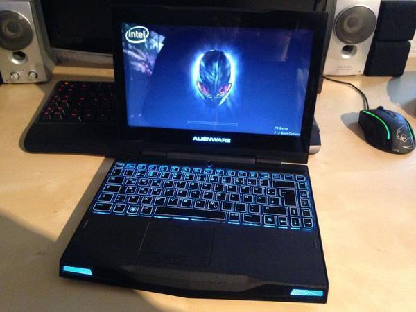 Dell Alienware M11x Gaming Notebook 11 Zoll mini Laptop  Netbook