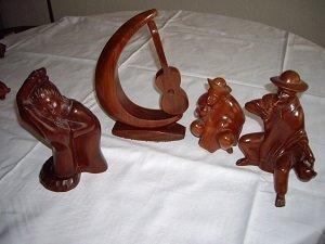Holzfiguren aus Lapacho-Holz sehr dekorativ