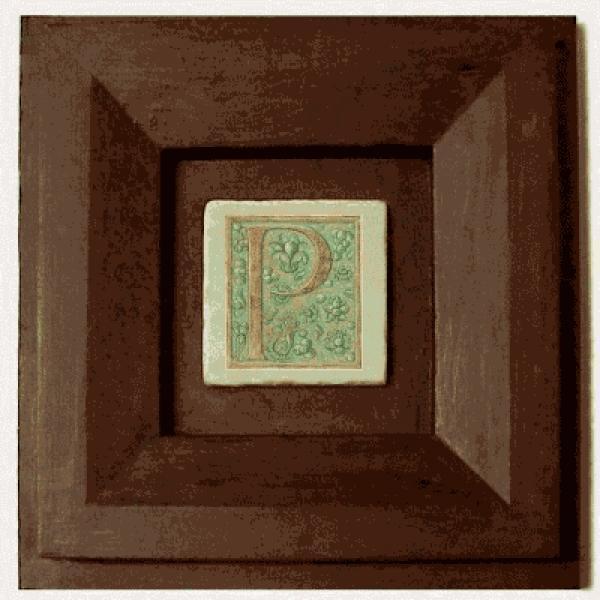ProPassione Wandbild Initial P, brauner Holzrahmen, 32 x 32 cm, mit Initial Marmorfliese P, 10 x 10 x 1 cm
