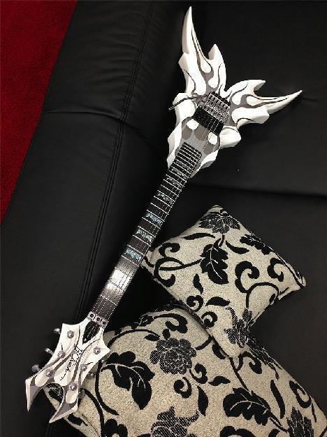 B.C. RICH Draco Limited White Ghost Flames