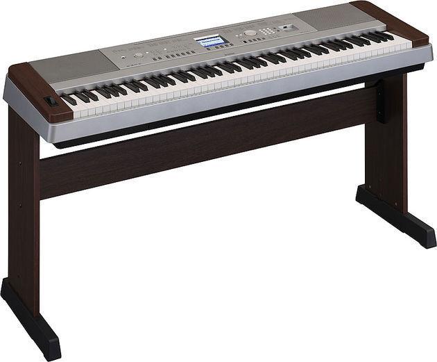YAMAHA DGX-640 W Portable Grand Piano