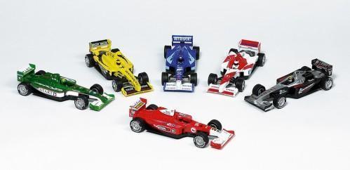 Spritzgußmodelle 1:24 - Super Formula I Rennwagen von Goki